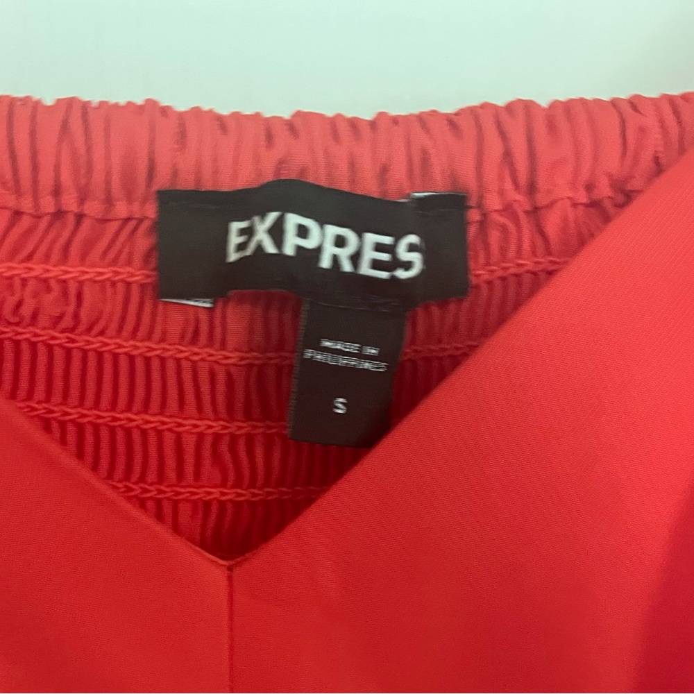 Express cropped top - Picture 2 of 5